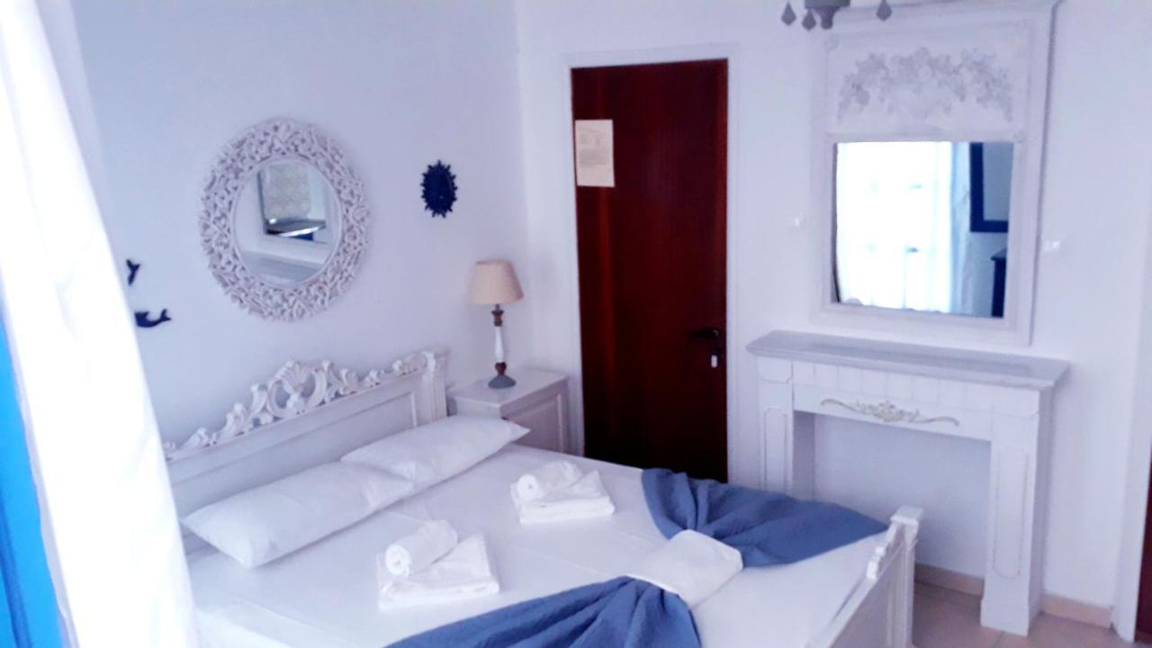 Christos Rooms Paleochora Buitenkant foto