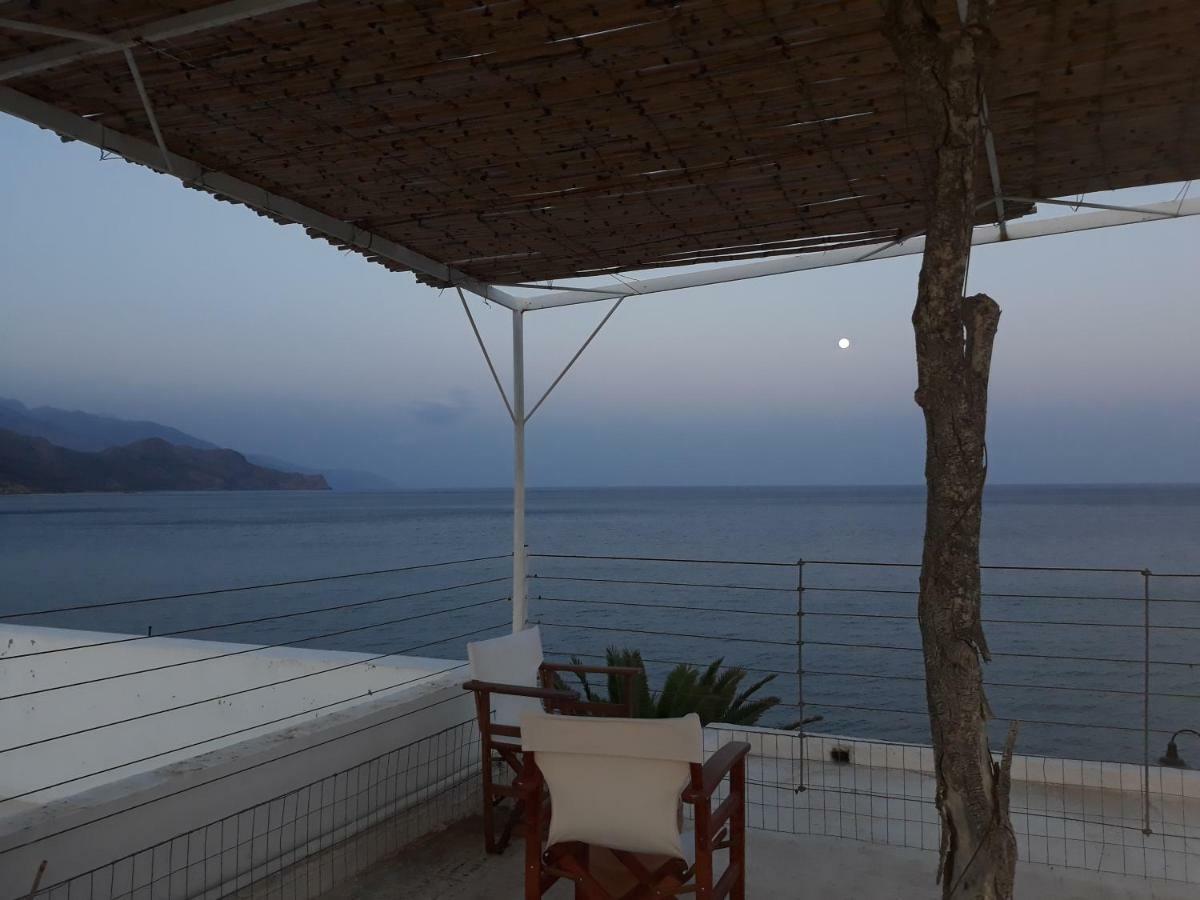 Christos Rooms Paleochora Buitenkant foto