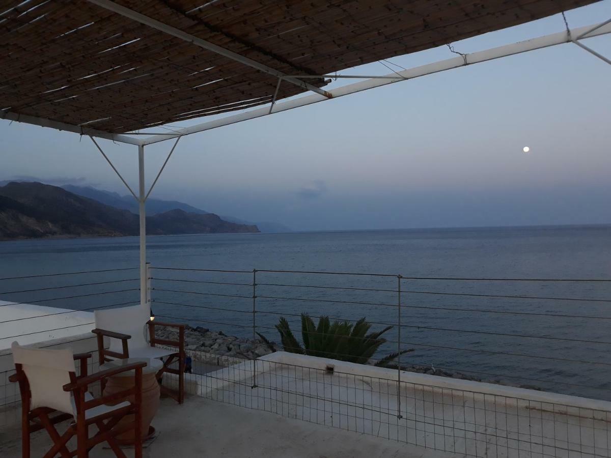 Christos Rooms Paleochora Buitenkant foto