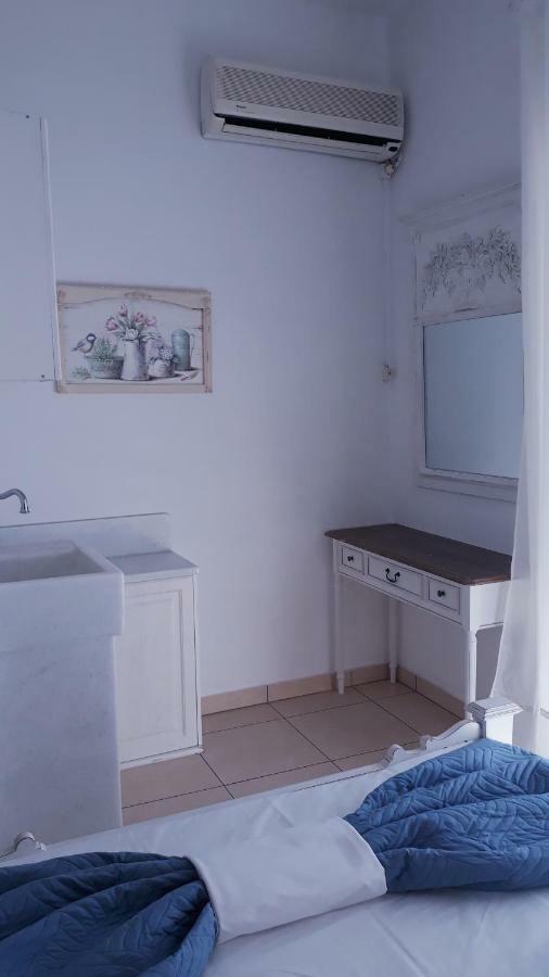 Christos Rooms Paleochora Buitenkant foto